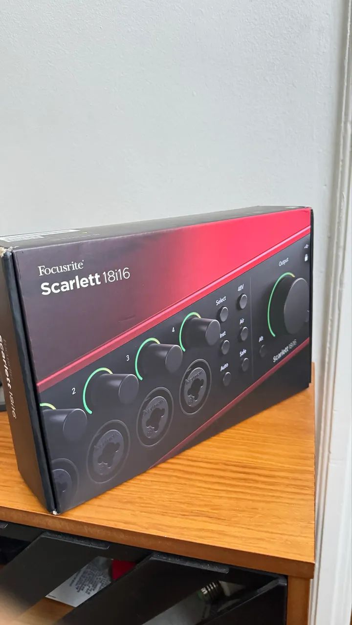 Interface de audio Scarllet 18i16 4° gen