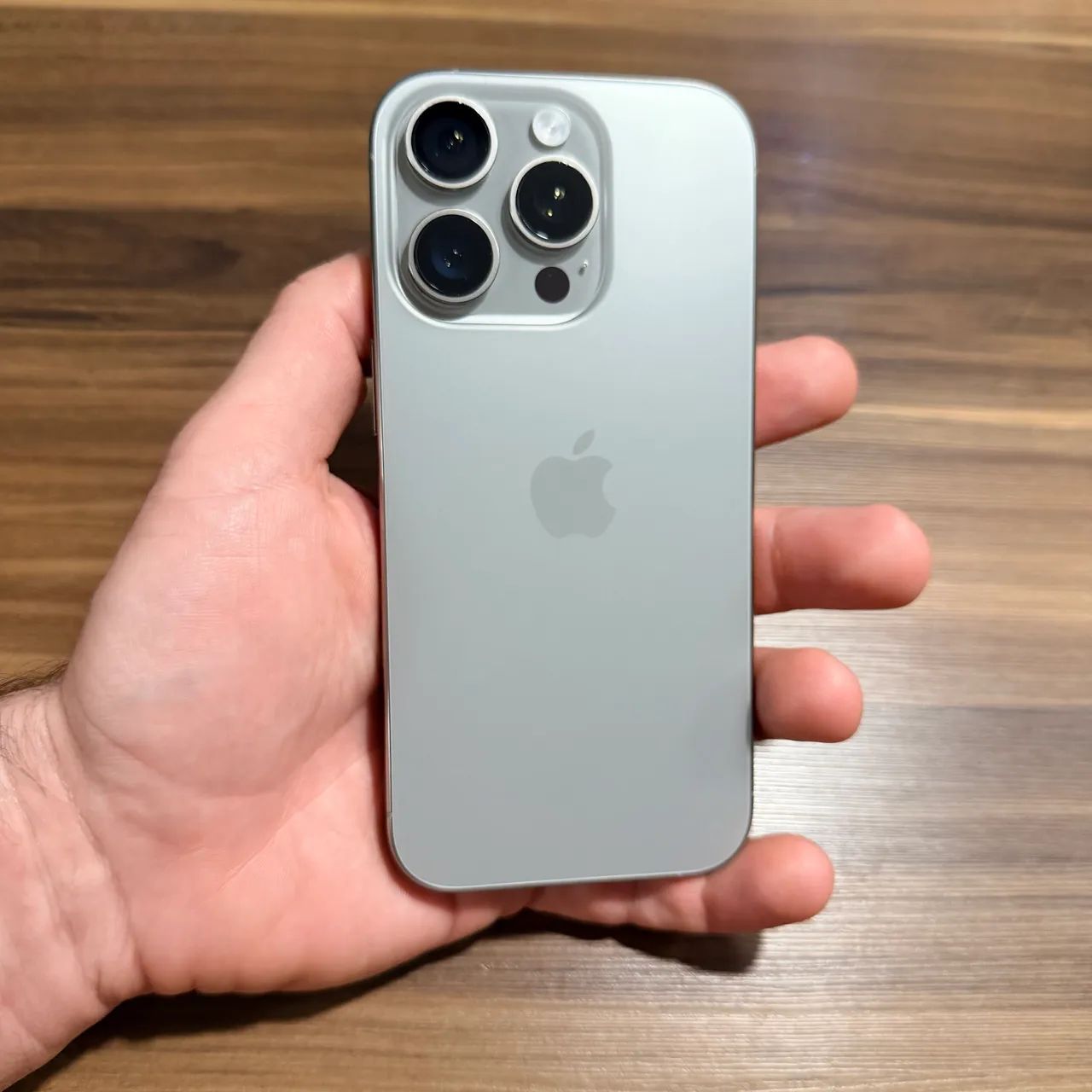 iPhone 16 Pro 1Tb - Titânio - Semi Novo