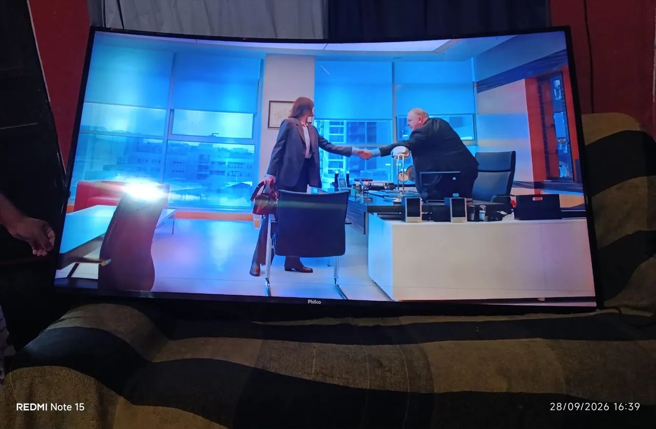 Tv 65 polegadas SMART leia abaixo com atenção  - Foto 2