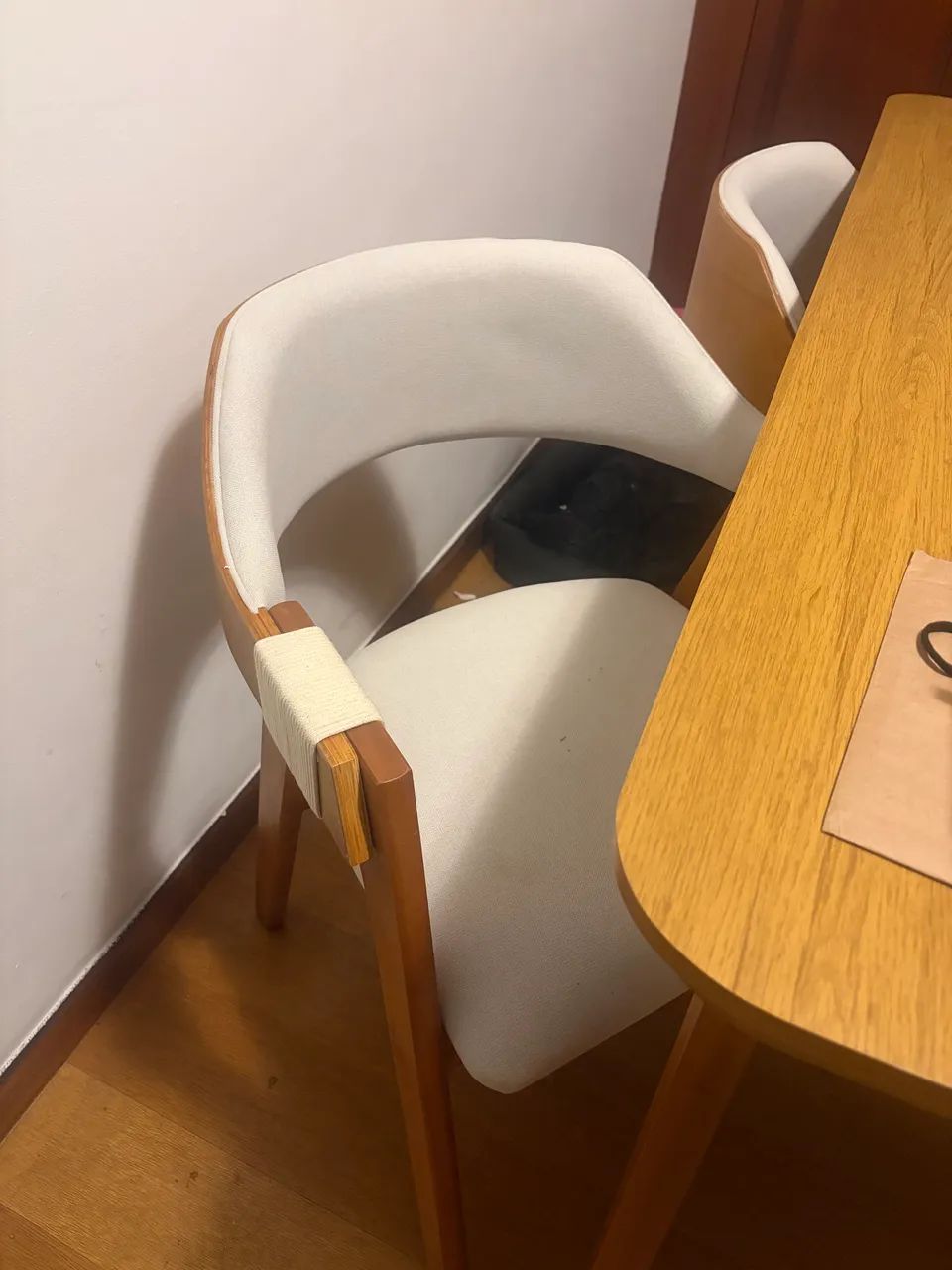 Mesa de jantar excelente estado (sem as cadeiras) - Foto 3