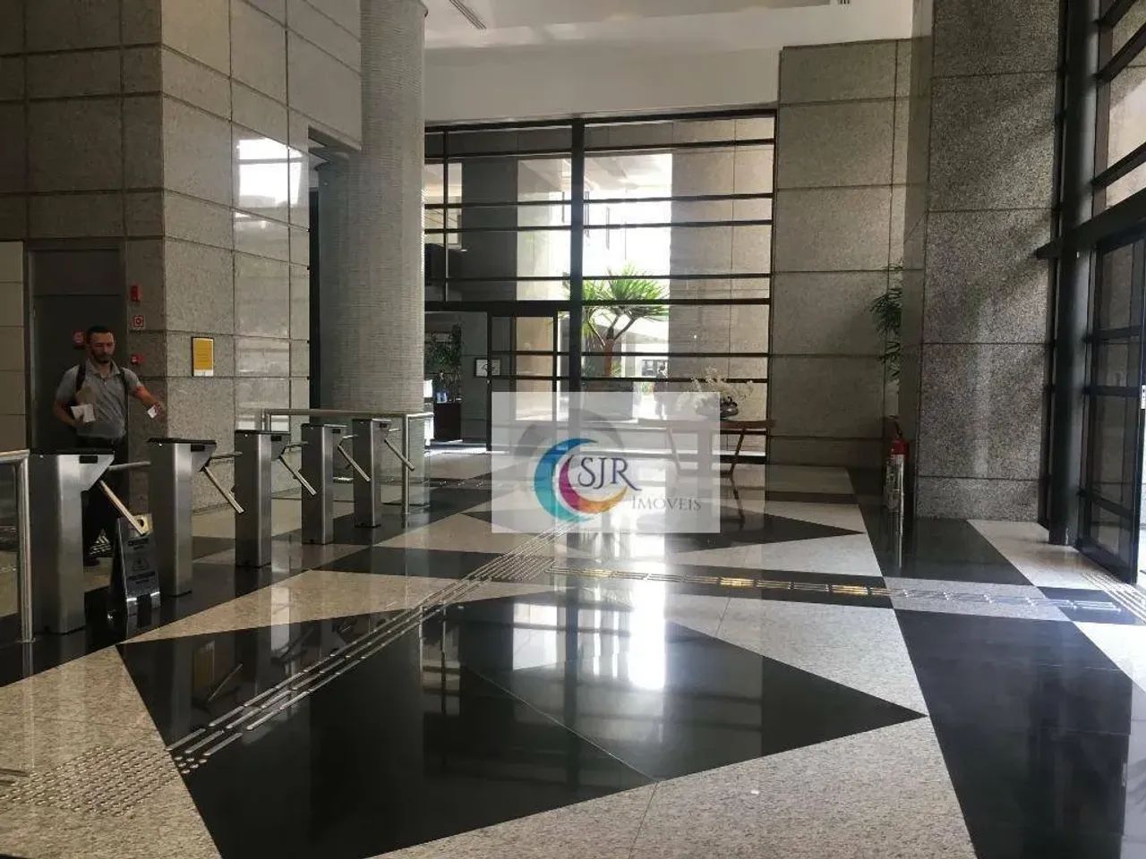 Conjunto para alugar, 367 m² -Localização: 50 metros da estação de metrô Moema, 50 Metros  - Foto 6