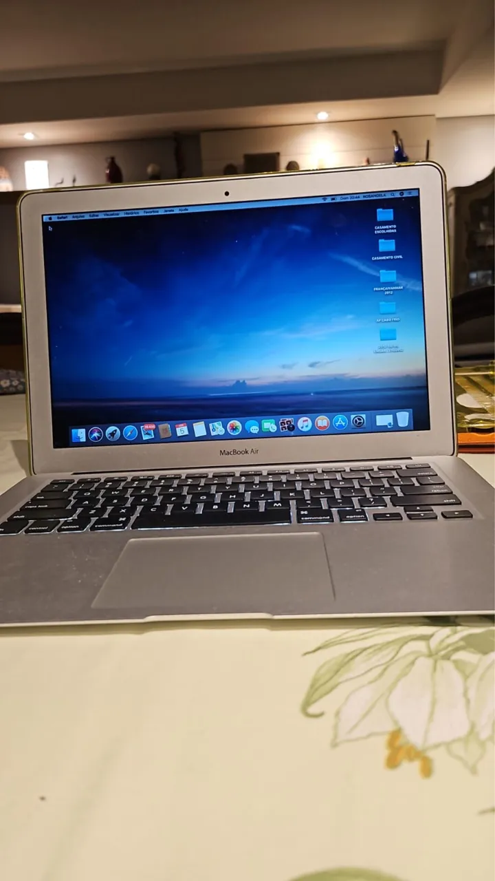 MacBook Air 2014　13インチ　i7　8GB　500GB MacBook Air (13 polegadas, início de 2014) - Especificações