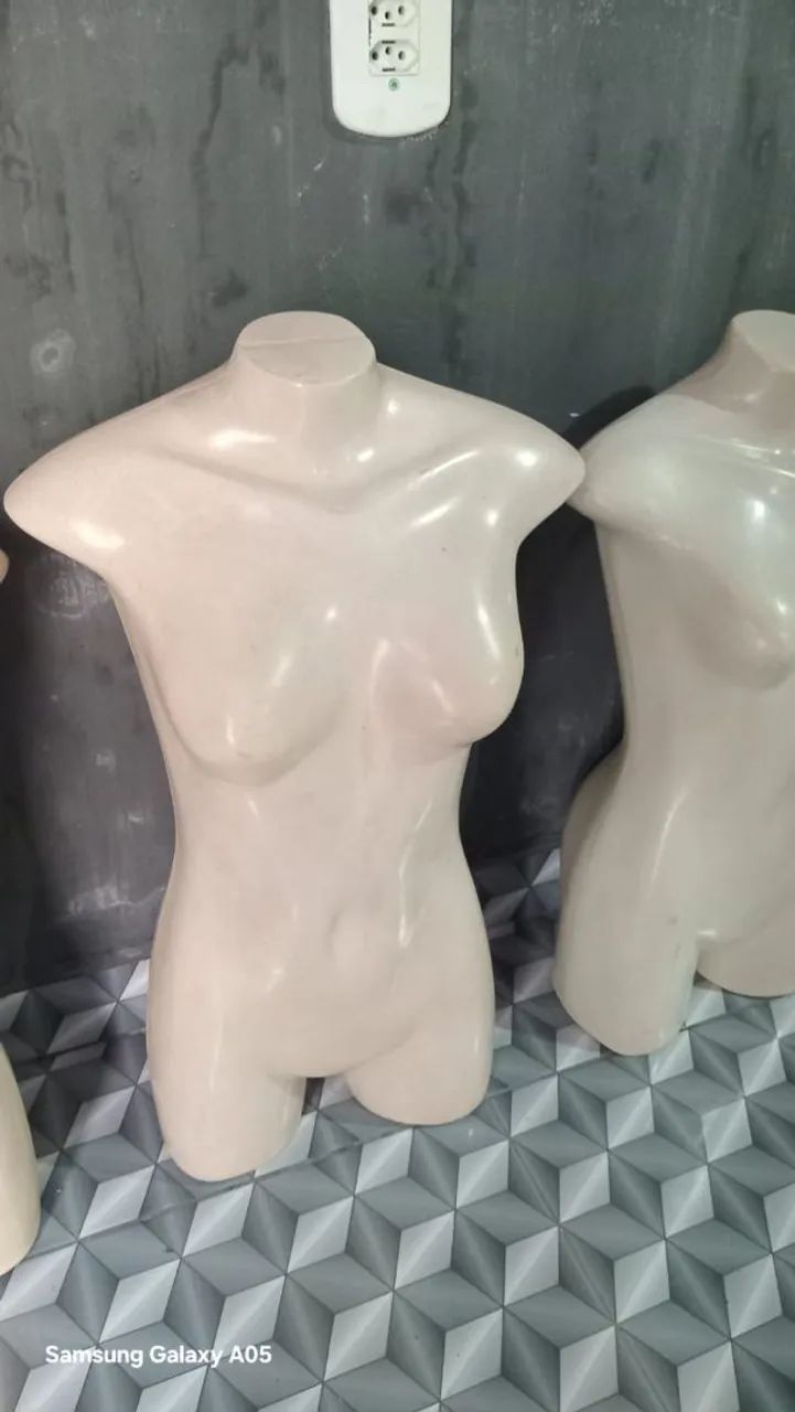 Vendo esses manequins  - Foto 2