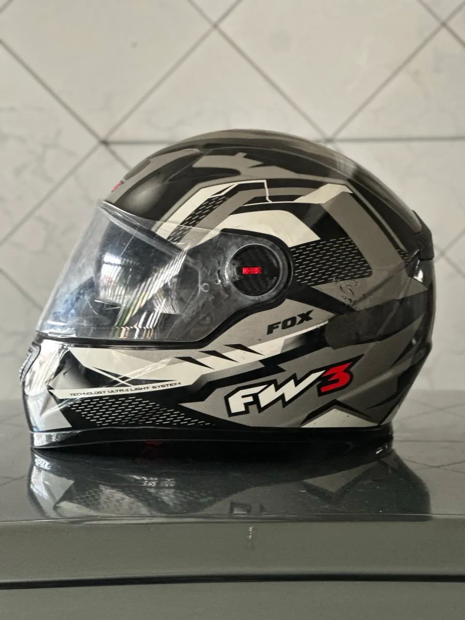Capacete FW3 Fox com óculos - Foto 4