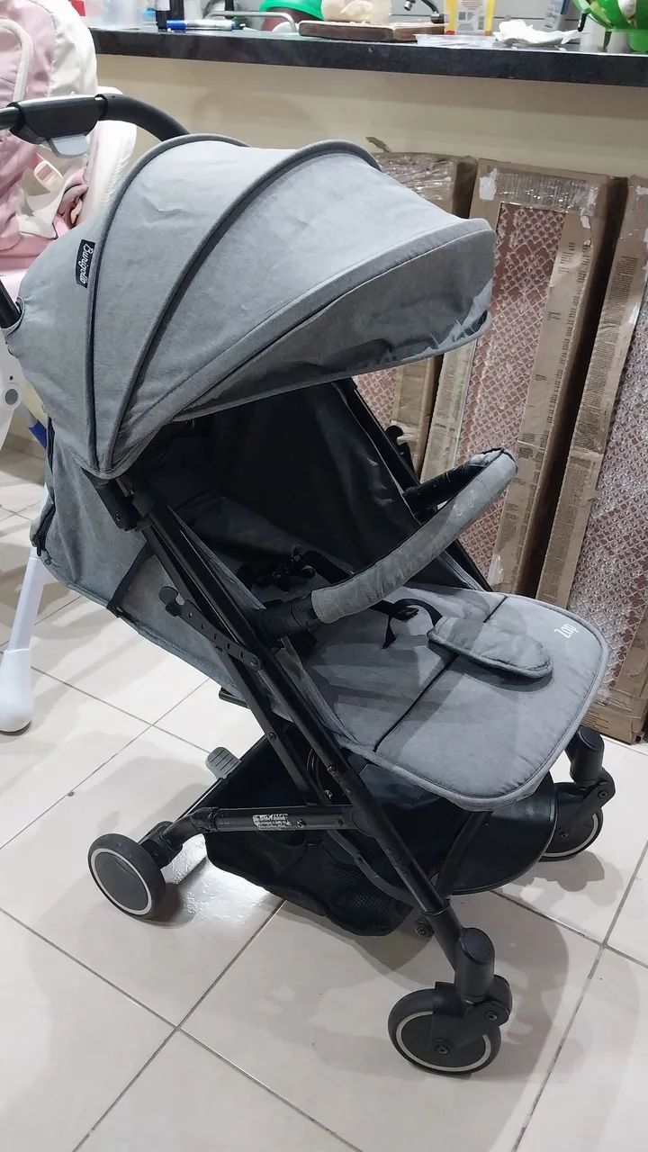 Carrinho de bebê para Gêmeas (super compacto e versátil) em Joinville  - Foto 4