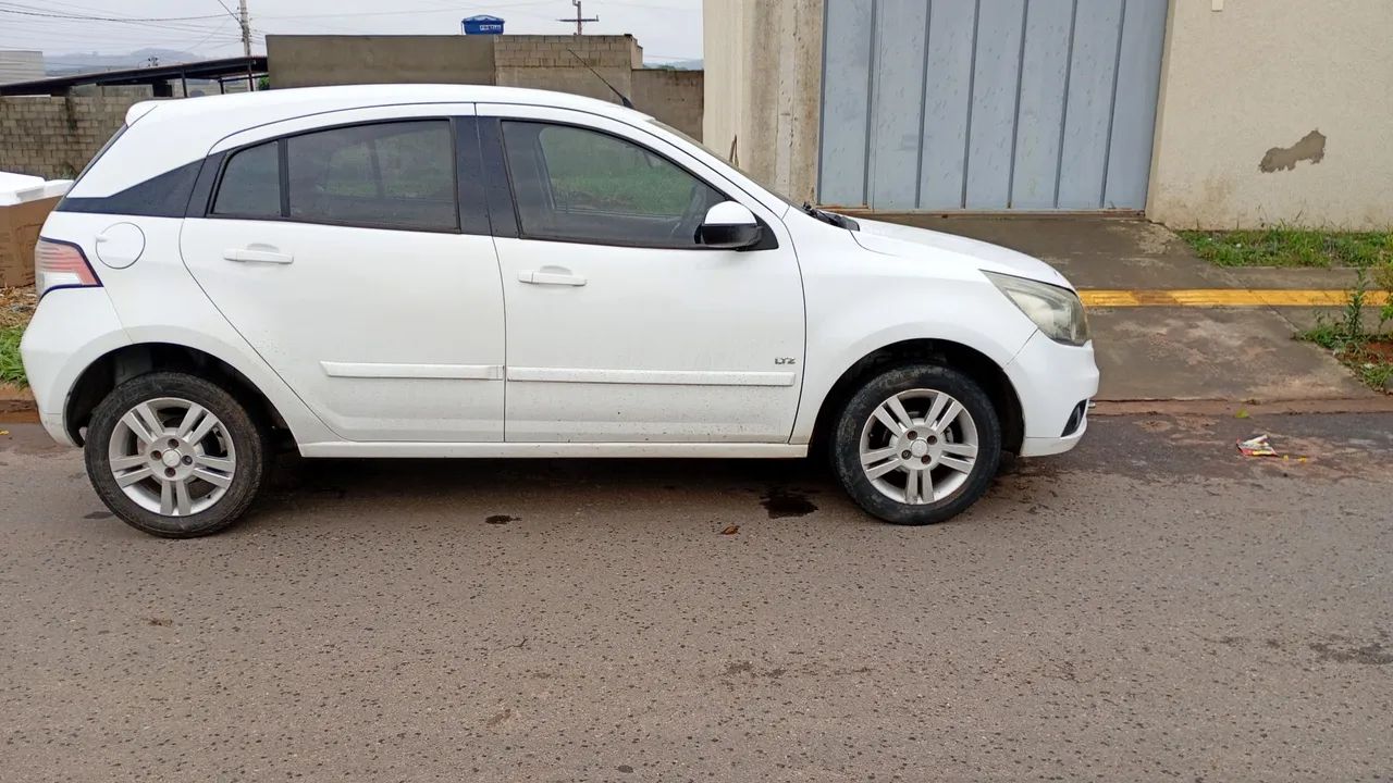 Chevrolet Agile LTZ 1.4 MPFI 8V FLEXPOWER 5P 2012