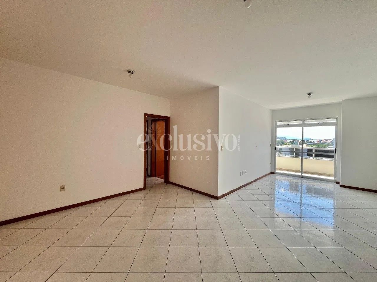 Apartamento com 4 dormitórios sendo 2 suítes no Estreito - Foto 3