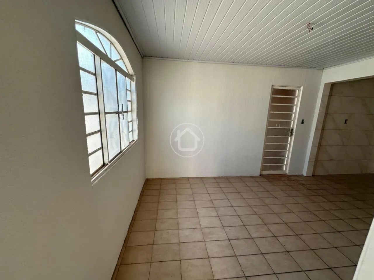 CASA REFORMADA COM 4 DORMITÓRIOS - Foto 5