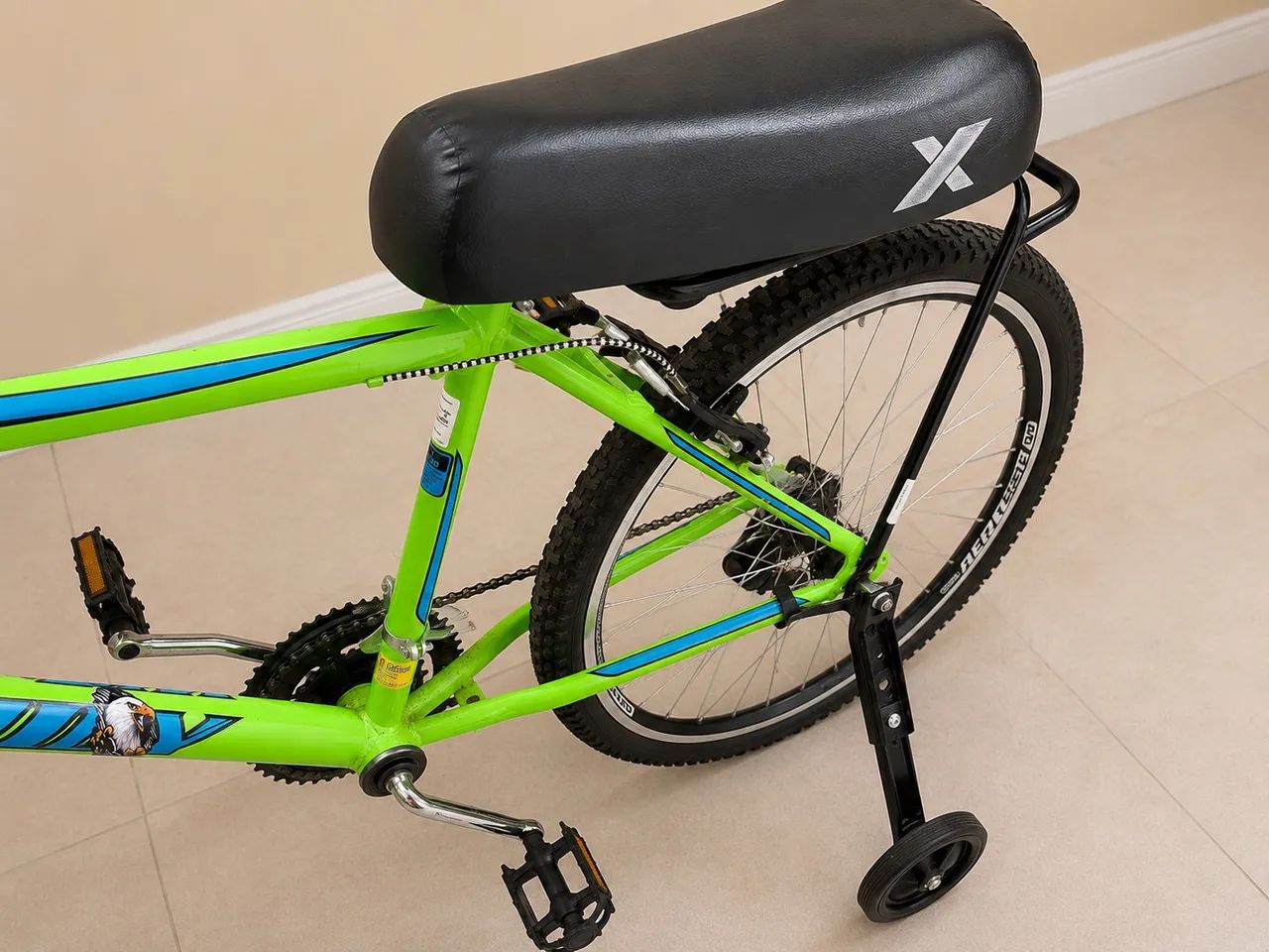 Bicicleta Aro 26 Verde com Marchas e Rodinhas - Usada