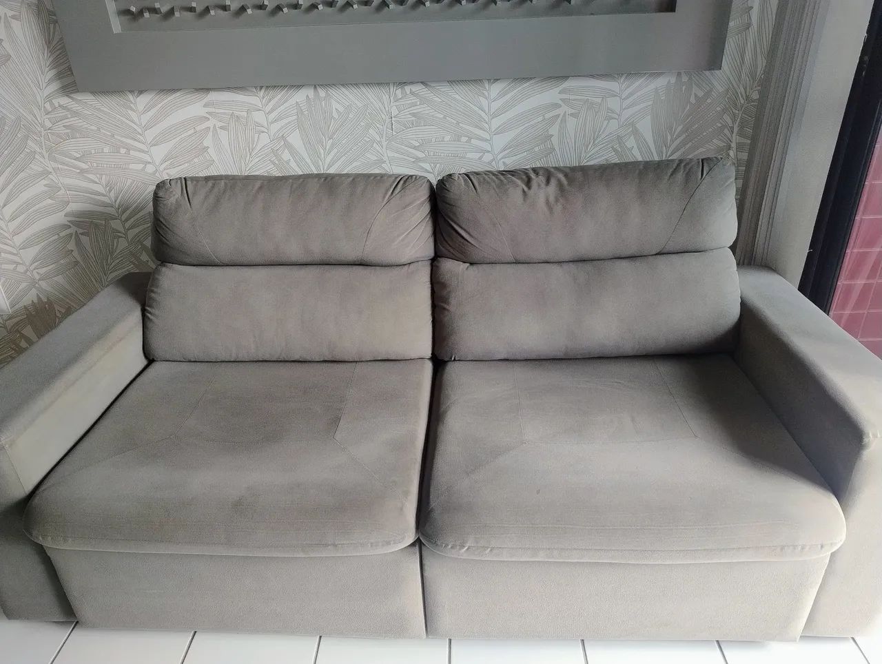 Sofá retrátil de 2 lugares cinza 