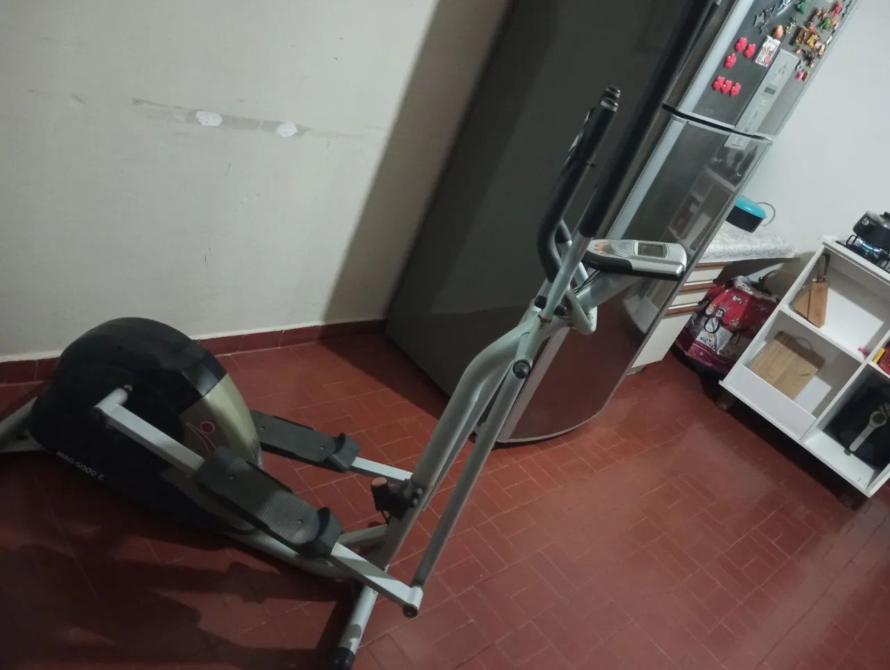 Aparelho de ginástica estilo caminhada  - Foto 2