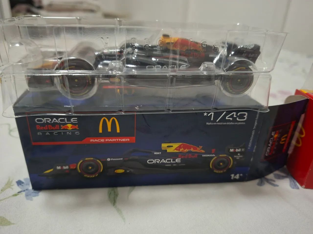 Dupla de Miniaturas F1 Mc Donalds escala 1/43. - Foto 2