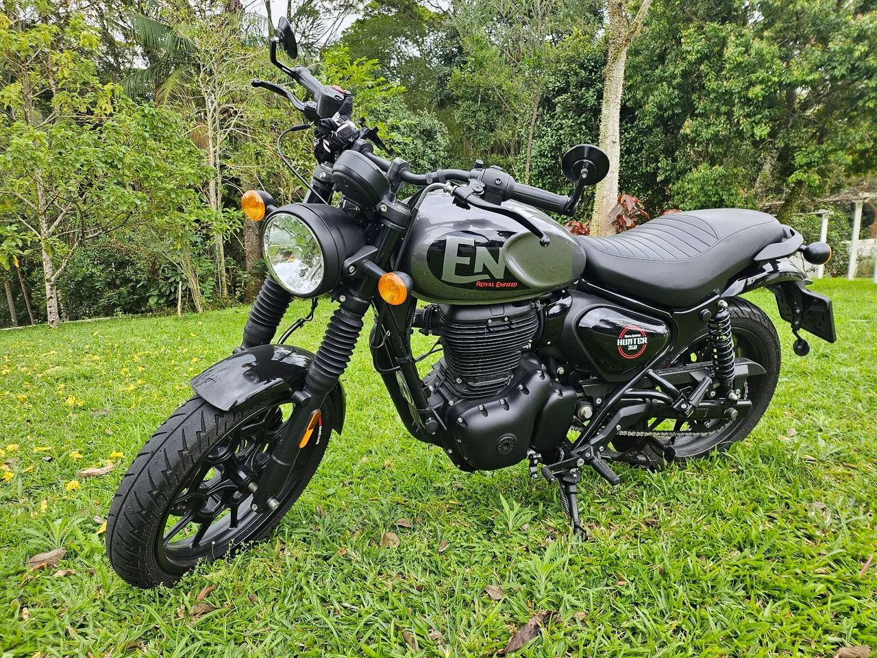 Royal Enfield Hunter 350cc cinza 2024