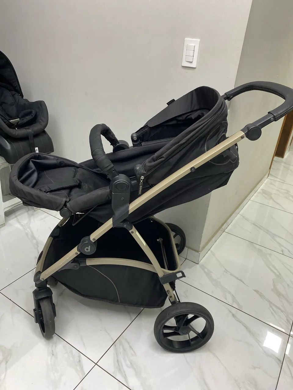 Carrinho de bebê Galzerano + bebê conforto - ótimo estado - Foto 5