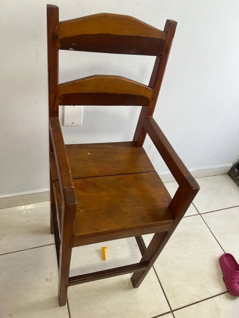Cadeira de alimentação de madeira  - Foto 3