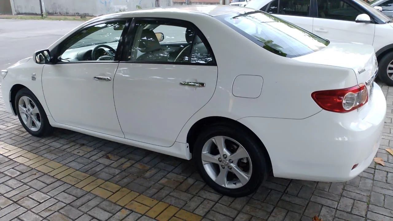 Toyota Corolla Corolla GLi 1.8 Flex 16V  Aut. 2013