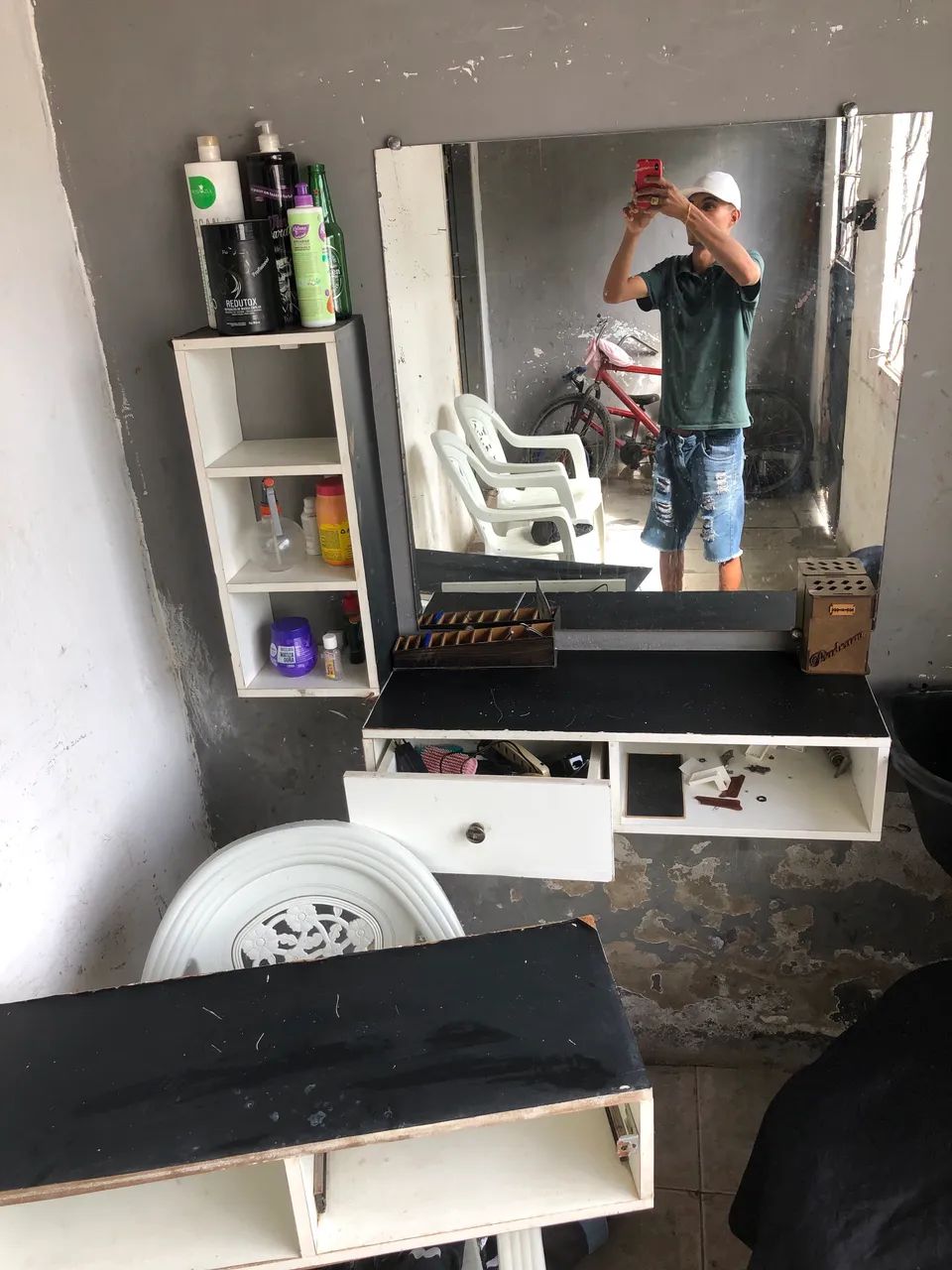 Uma Bancada completa e a outra so a bancada e duas prateleira  - Foto 2