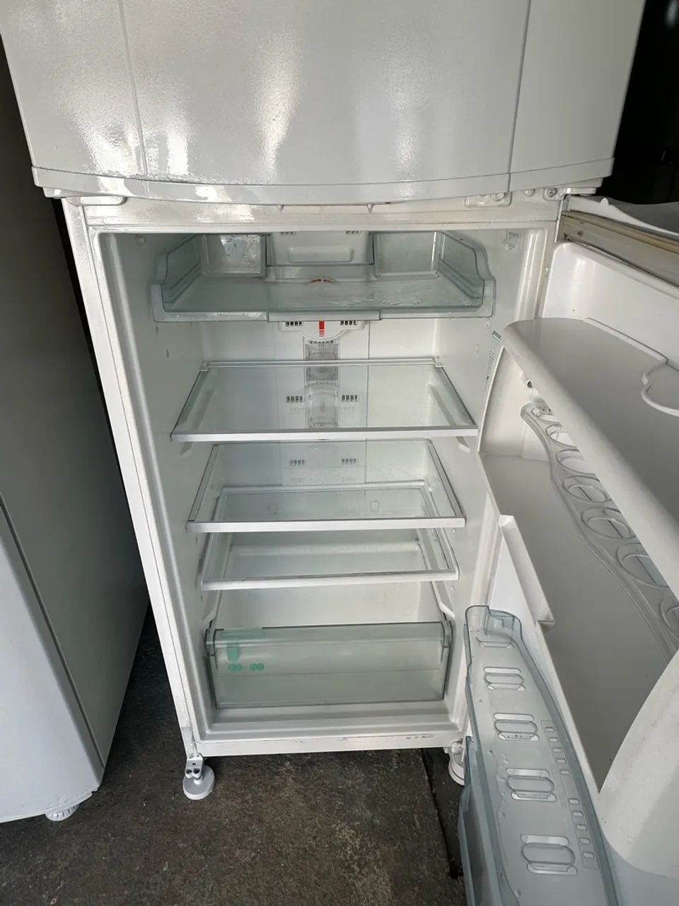 Vendo geladeira grande  - Foto 2