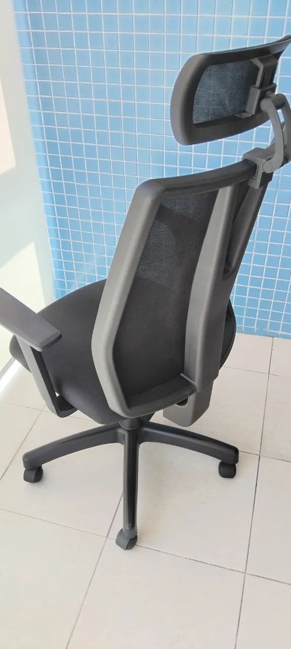 Cadeira de escritório ergonômica tipo presidente - Foto 4
