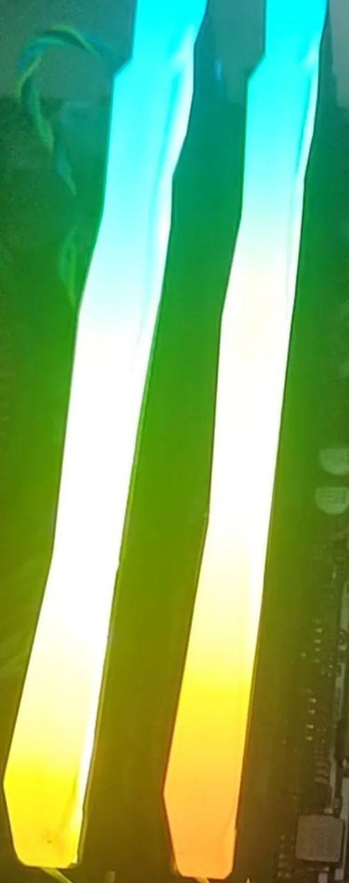 Memória Glowy 16GB DDR4 3.200 MHz RGB (2x8)