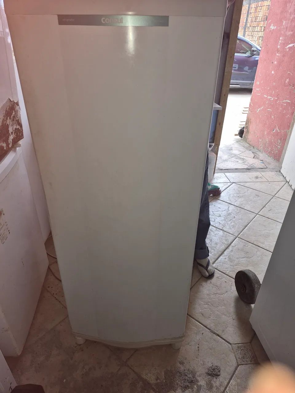 Vendo geladeira funcionando perfeitamente valor 600
