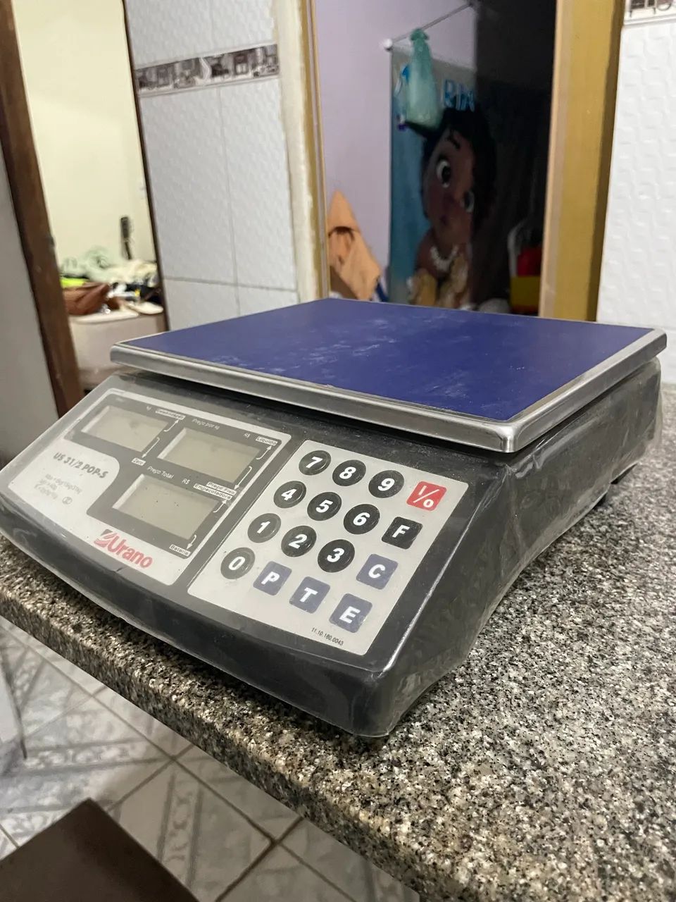 Balança Urano com bateria semi nova
