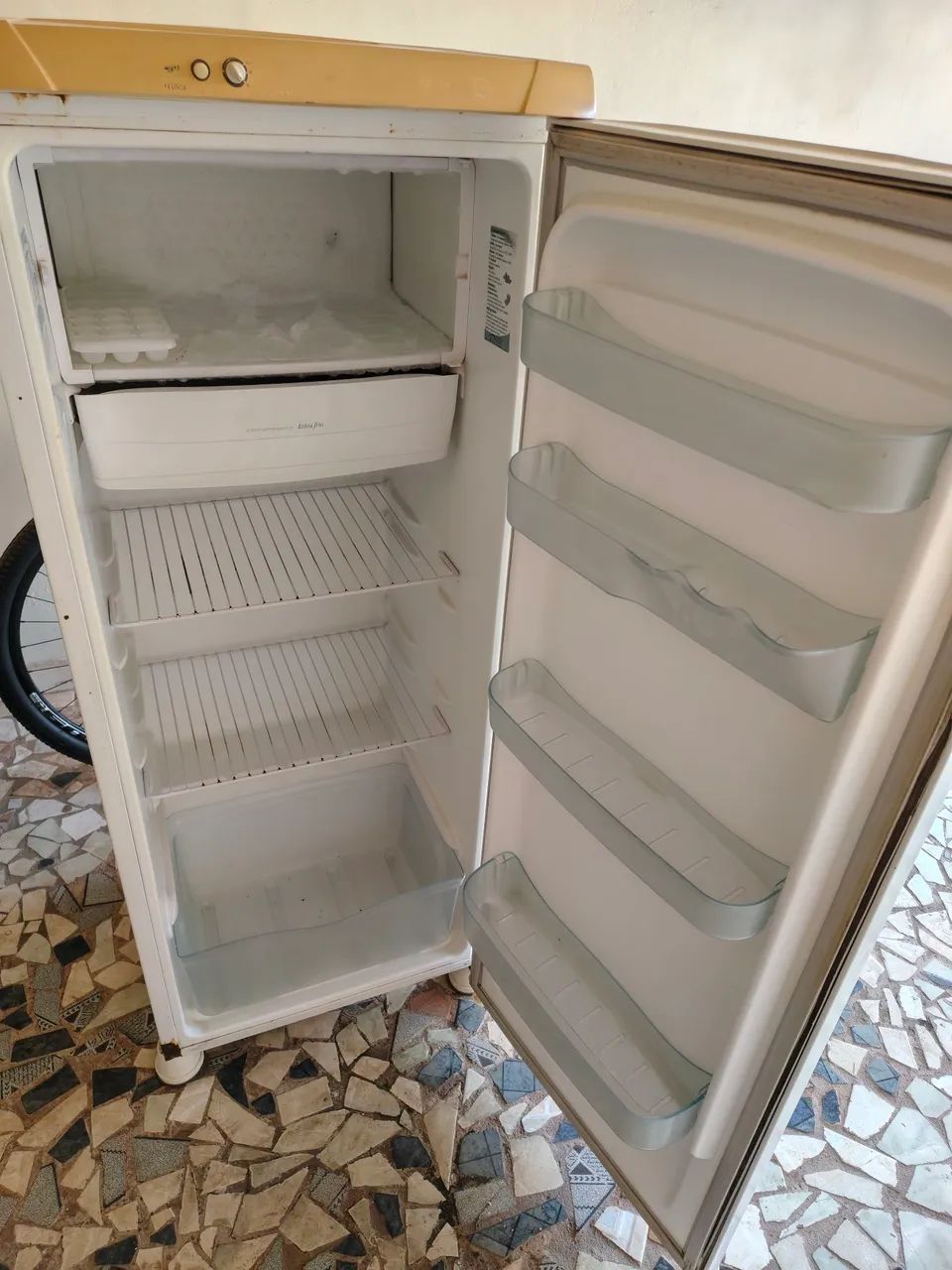 VENDE-SE GELADEIRA  - Foto 3