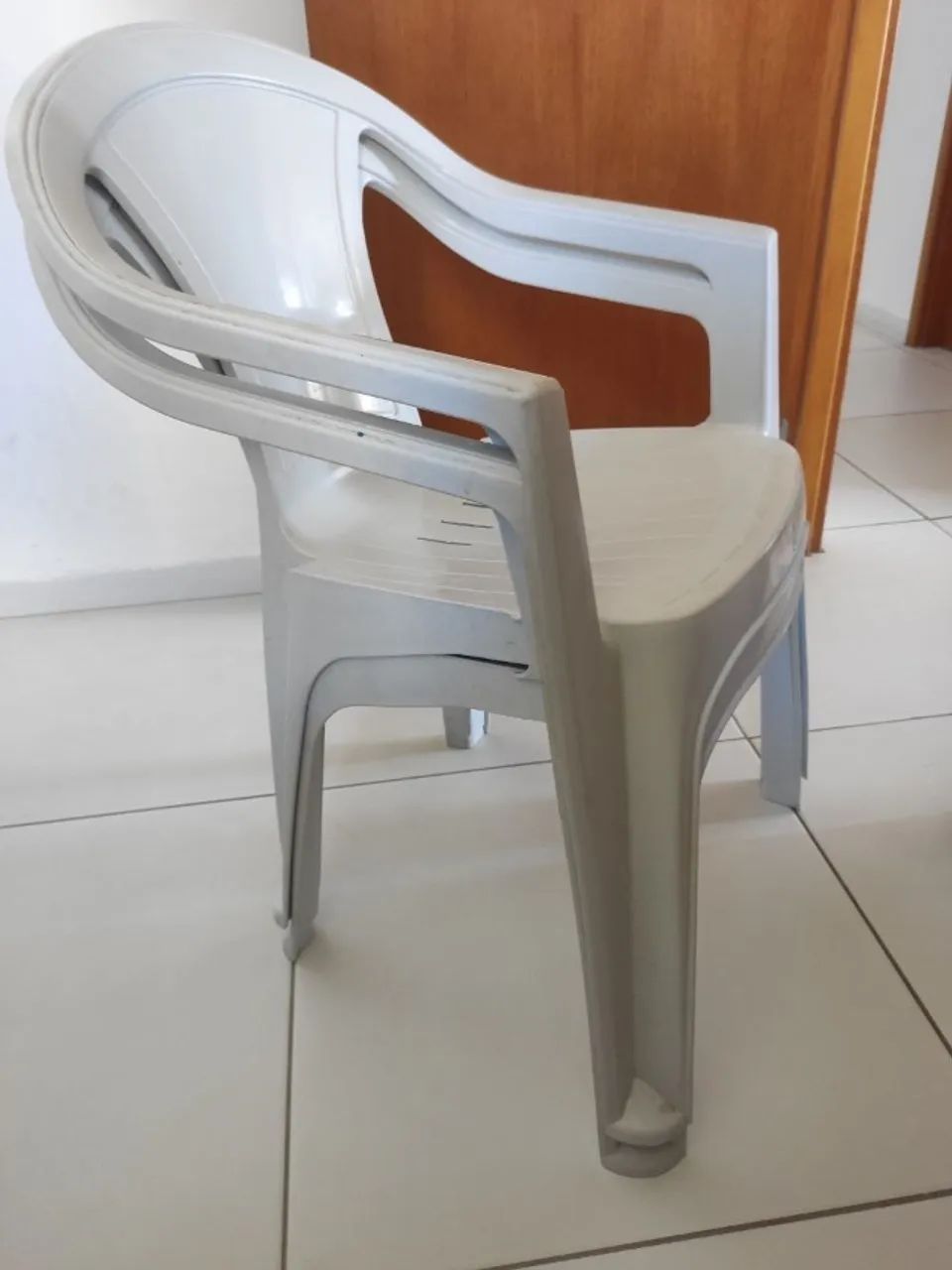 cadeira de plástico - Foto 2