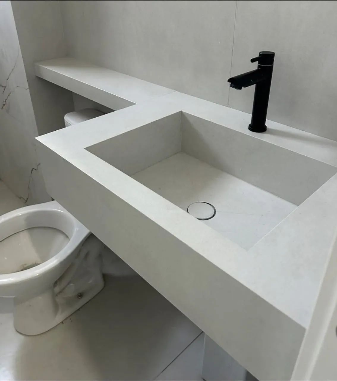 Pia com extensão sobre o vaso  - Foto 2