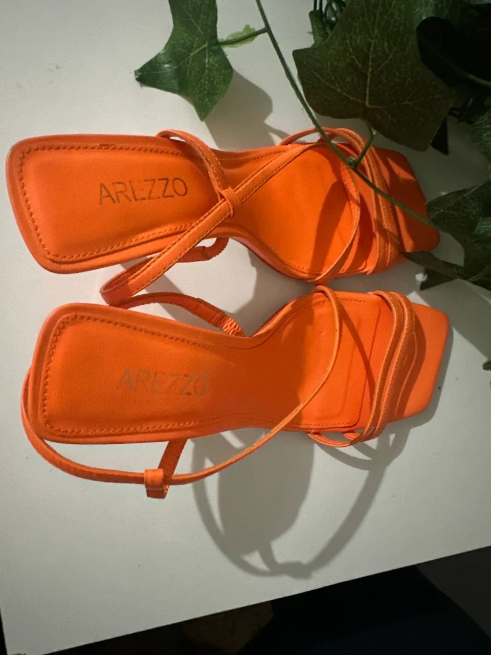 Sandália Arezzo laranja