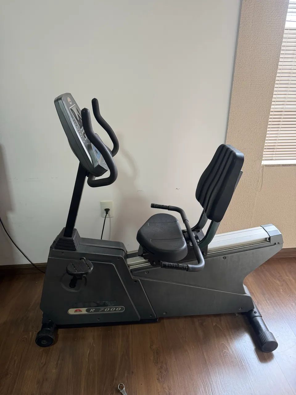Bicicleta ergonometrica e Base de musculação  - Foto 5