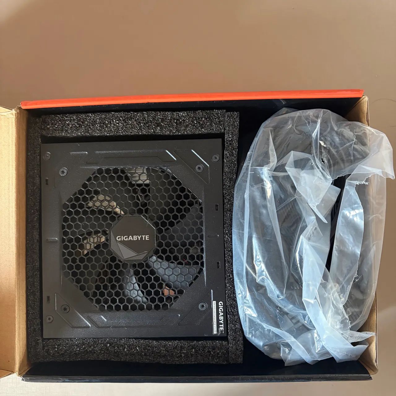 Fonte Gigabyte 750w Modular 80 Plus Gold - Foto 2