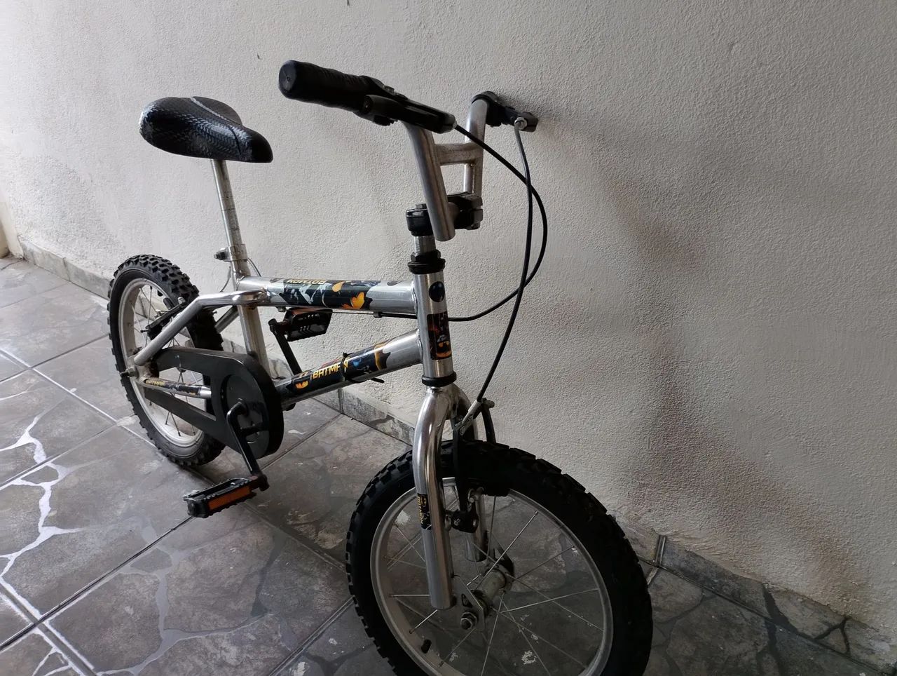 Bicicleta aro 16 Batman pouco usada - Foto 3