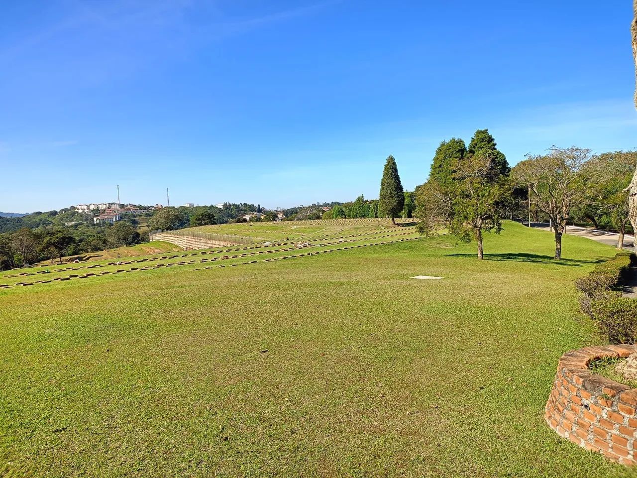 Vendo jazigo Cemitério Parque das Garças