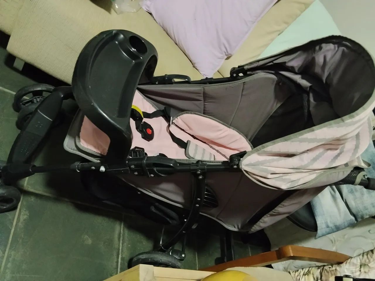 Carrinho de bebê e bebê conforto 350
