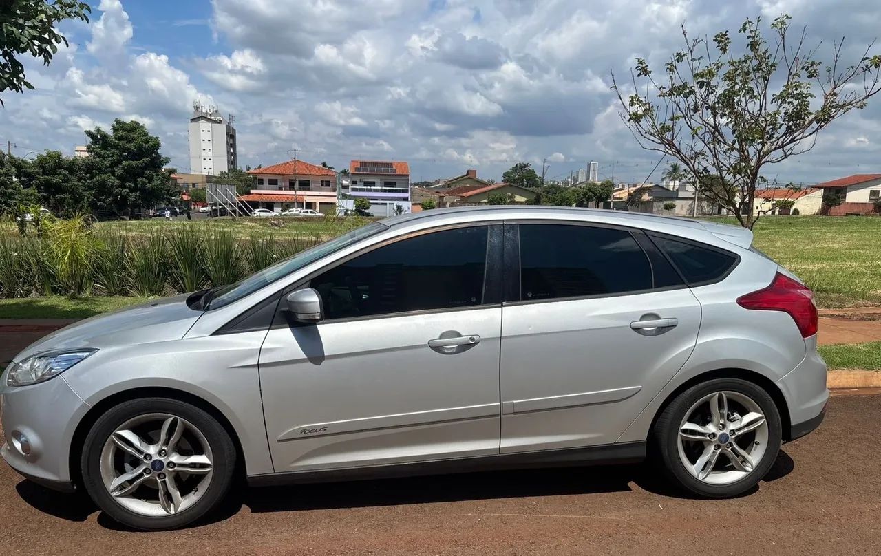 Ford Focus Focus 2.0 16V/SE/SE Plus Flex 5p Aut. 2015