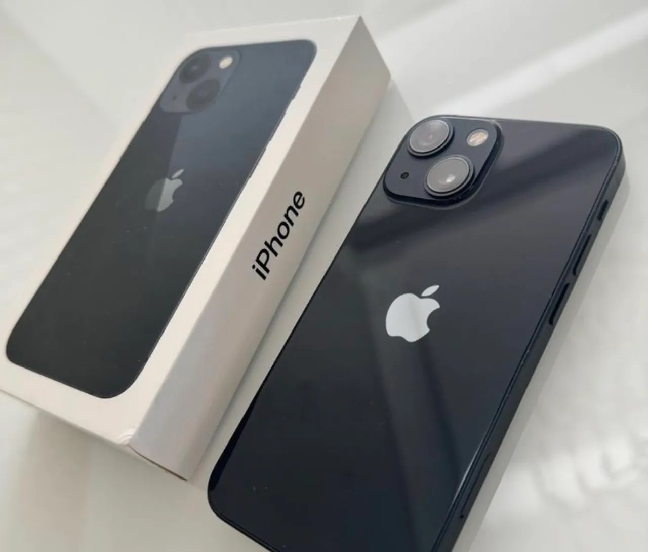 iPhone 13 sem detalhes 