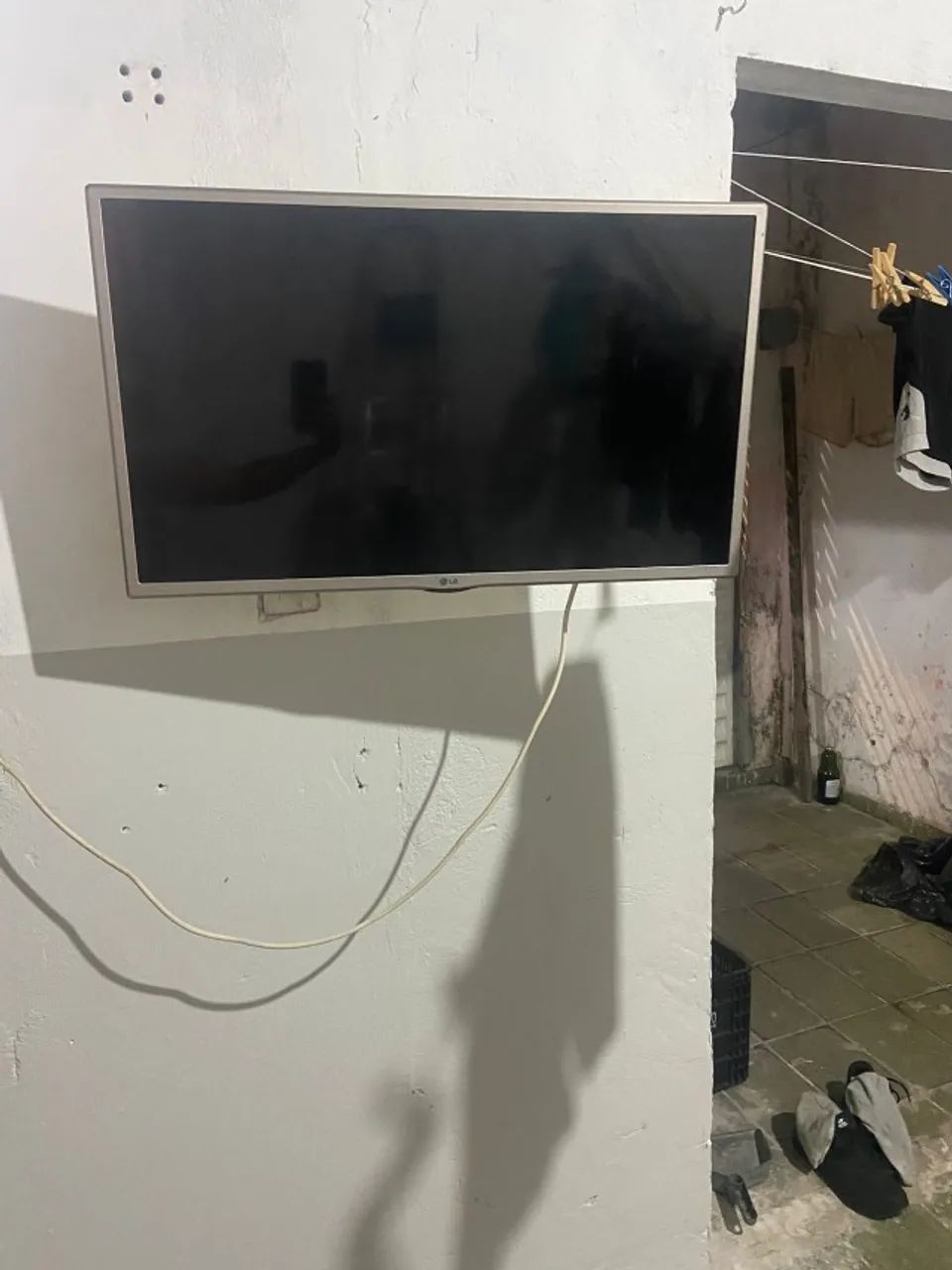Smart TV LG 32" Prata (Modelo 32LF585B) - Com Acessórios  - Foto 3