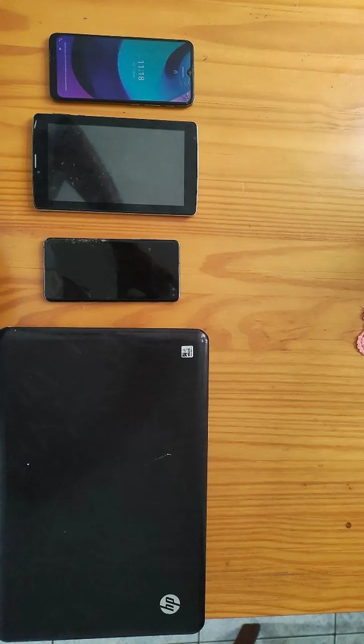 Celular, tablet e notebook 