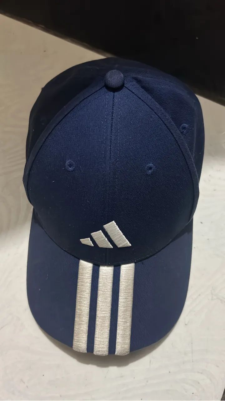 Boné blue adidas original novo usado 2 vezes