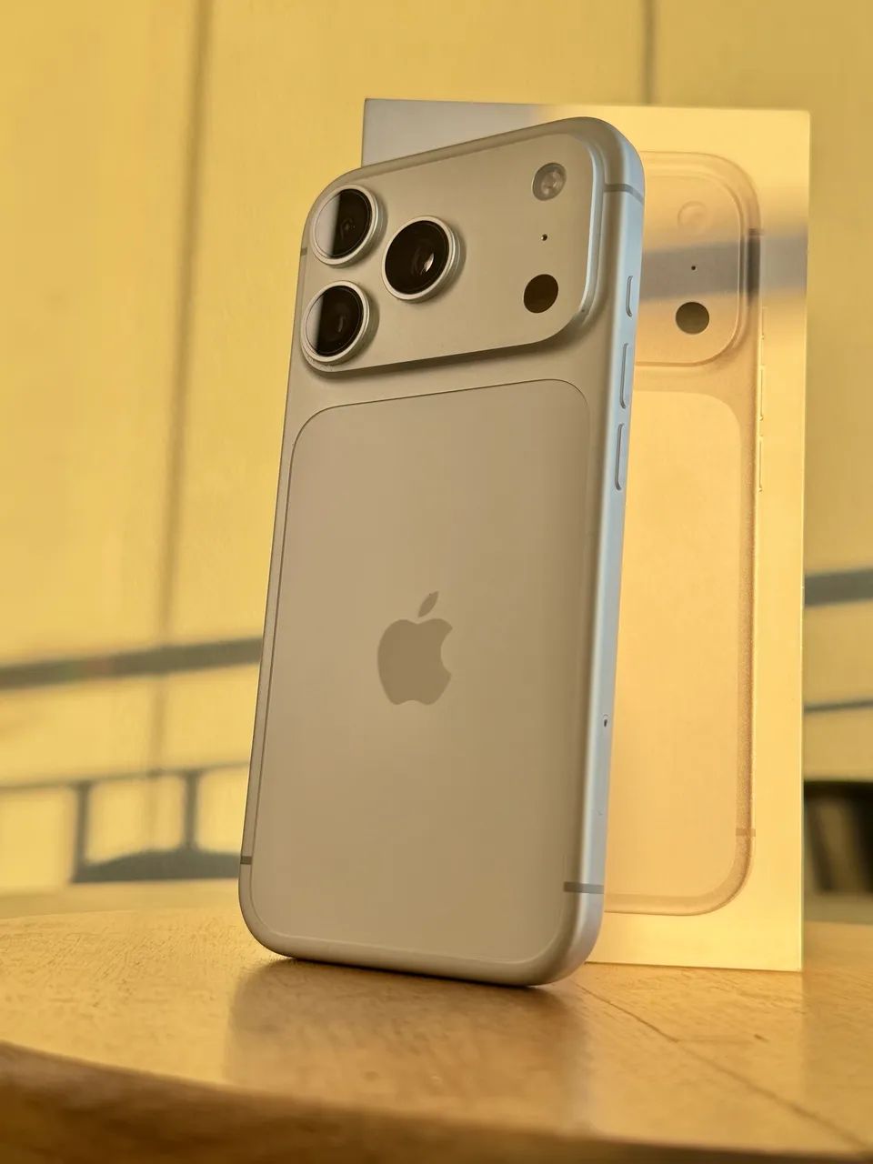 iPhone 17 PRO 256GB Silver Impecável - Foto 2