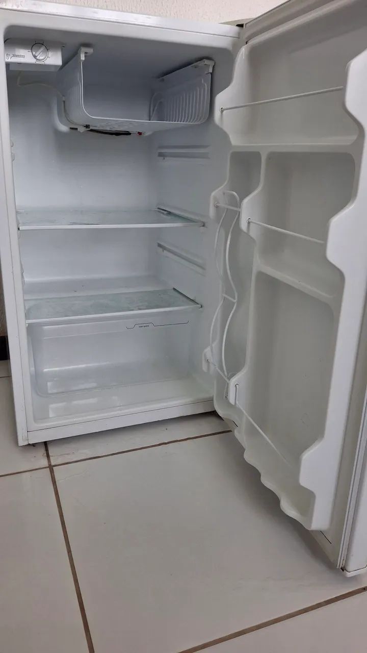 Frigobar Midea 124L Branco - Foto 4
