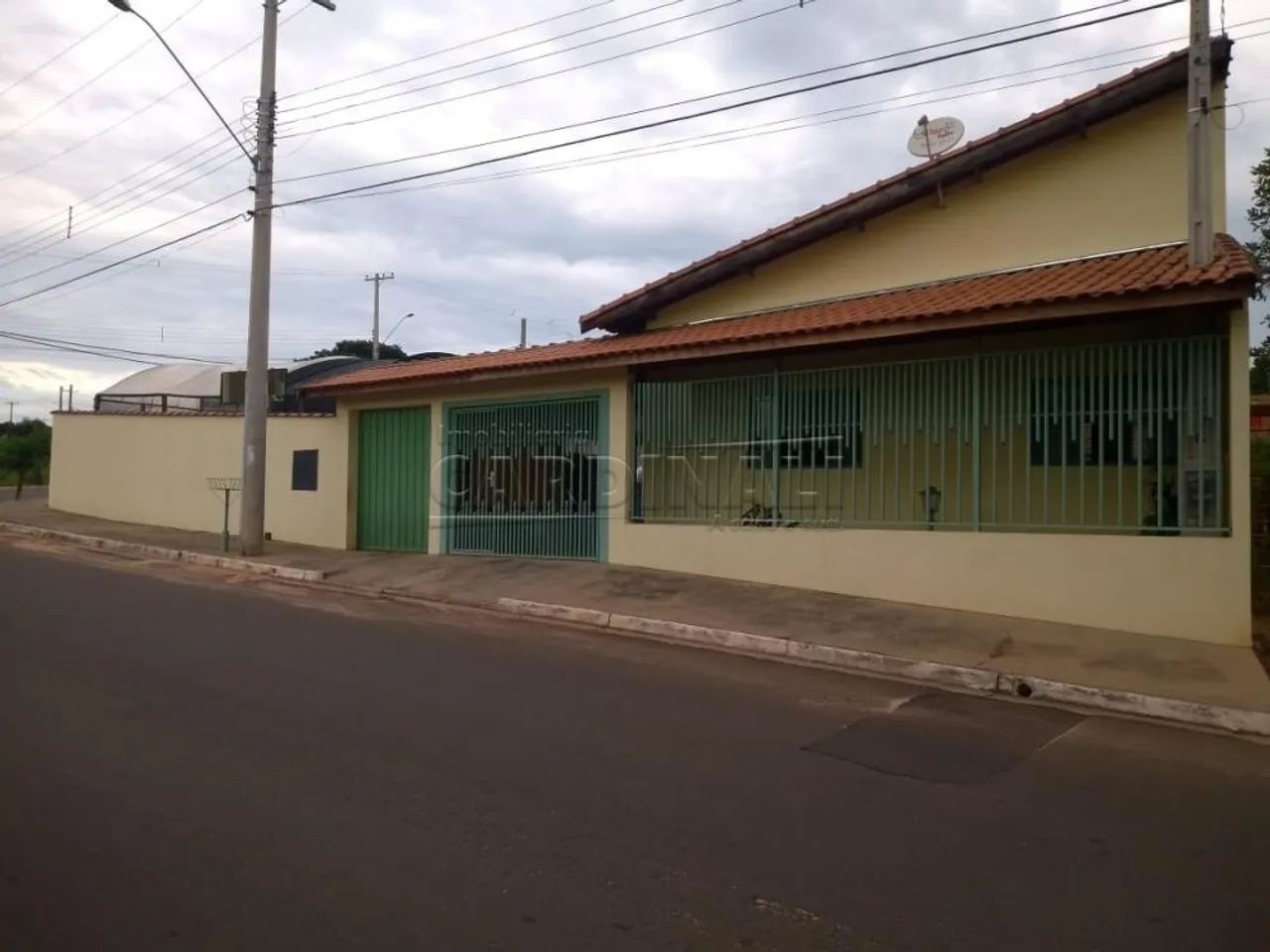 Casa Padrão em Ribeirão Bonito - Foto 2