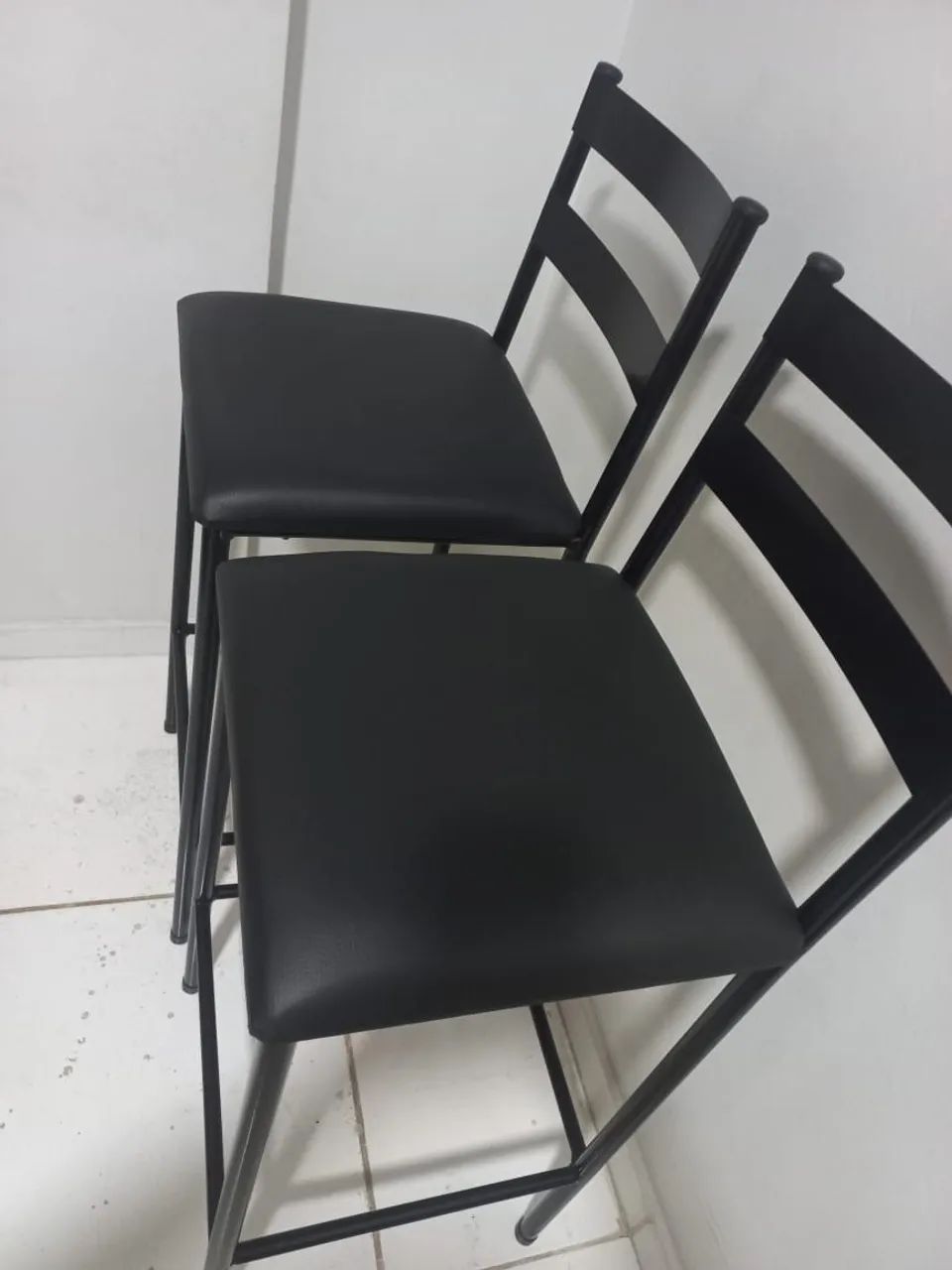 Vende-se duas cadeiras seminovas  - Foto 2
