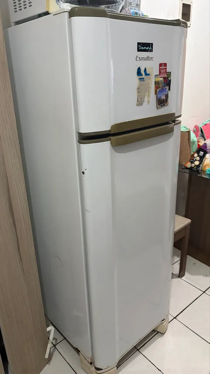 Geladeira semi nova