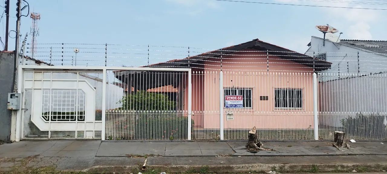 Casa 4 quartos, ótima localização, financia.