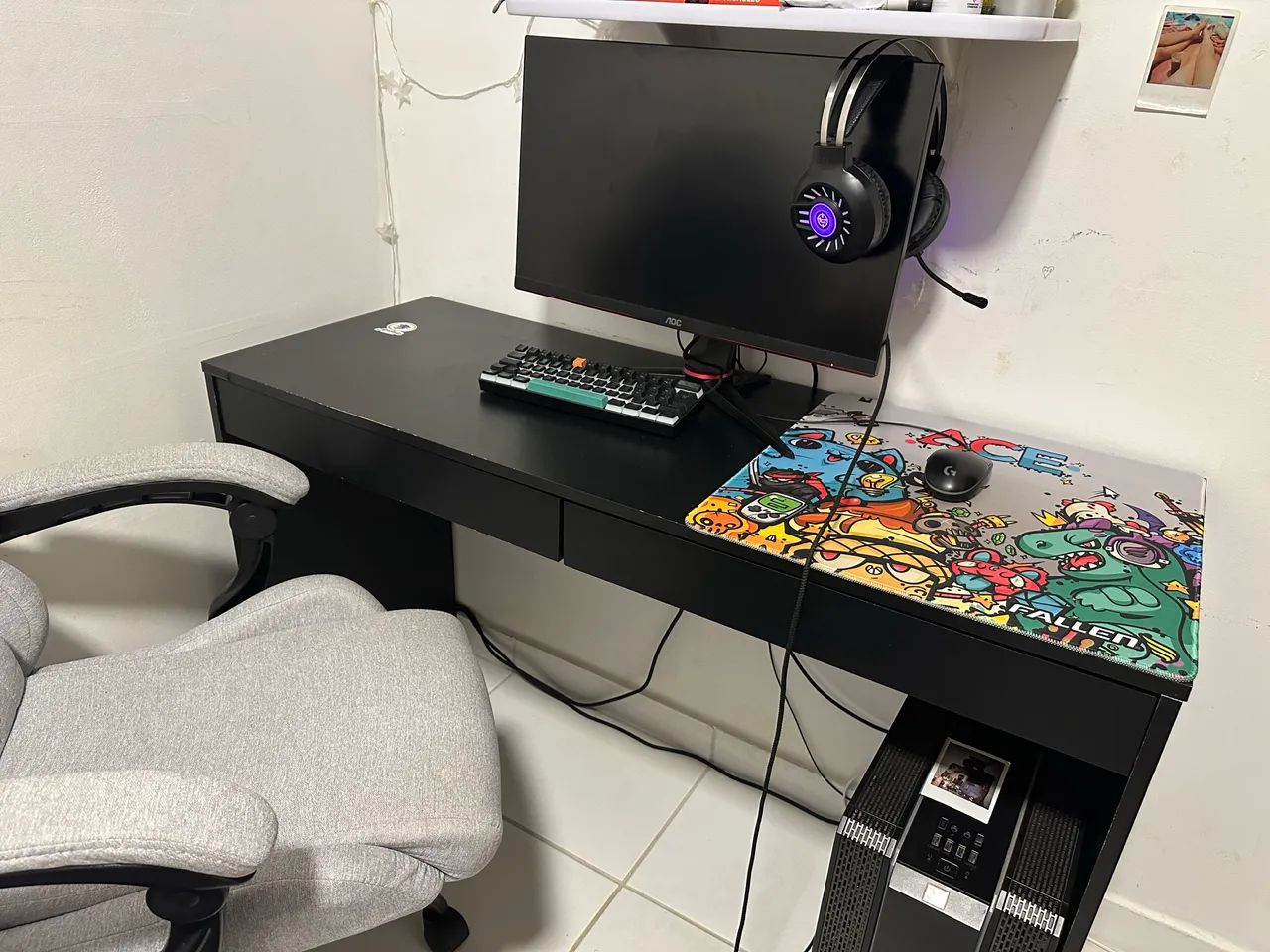 Mesa de escritório (com duas gavetas)