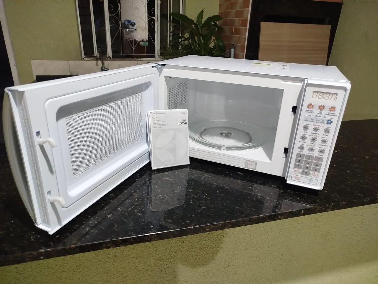 Microondas Electrolux 20L 127v SEMI NOVO, Modelo MTO30, IMPECÁVEL, Acompanha o Manual.