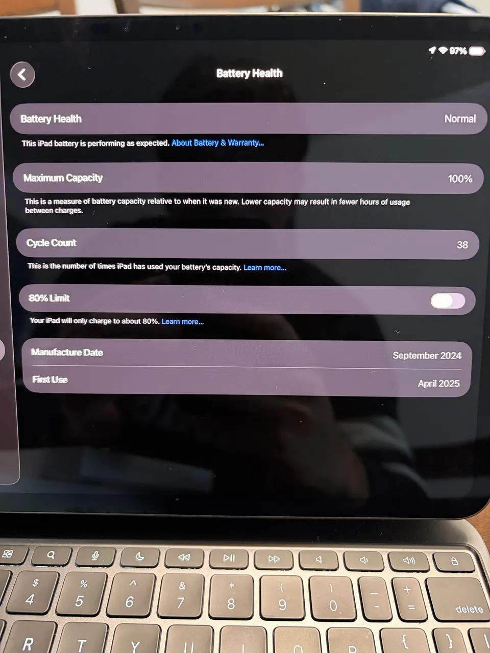 iPad Pro m4 + Magic Keyboard  - Foto 3