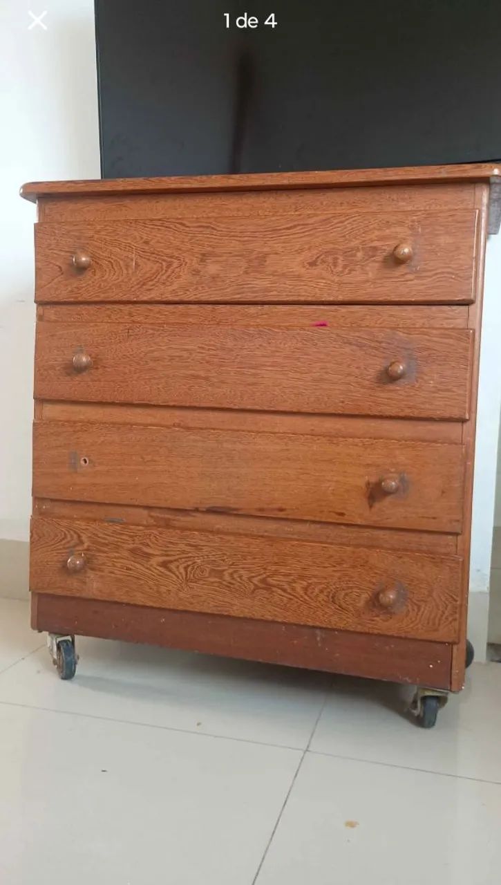 2 Cômodas de madeiras